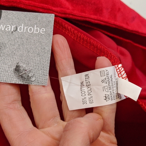 ✨ Red Velvet Maxi Open Robe - Picture 3 of 7